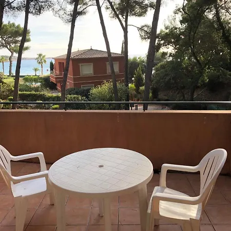 50m T2 Grande Terrasse Vue Climatise Piscine Chauffee, Parking Clos Gratuit Lägenhet